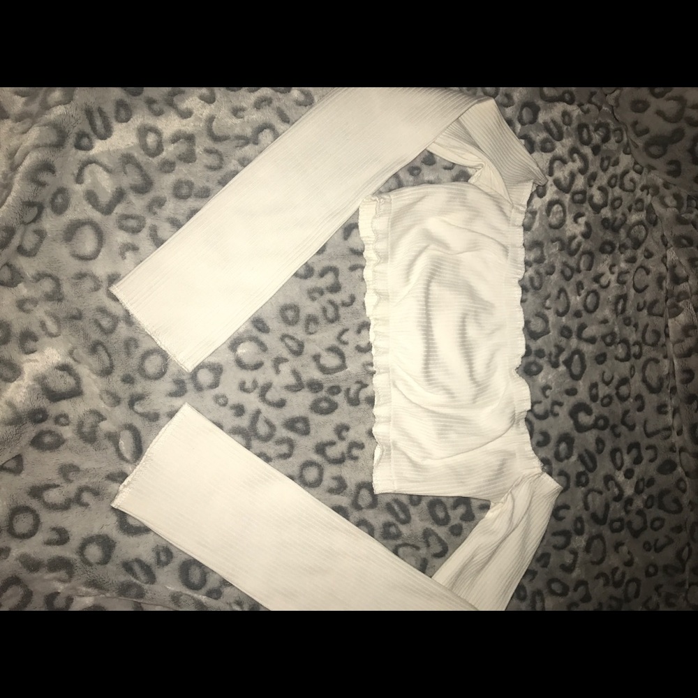 Brand gagaopt off shoulder Crop
